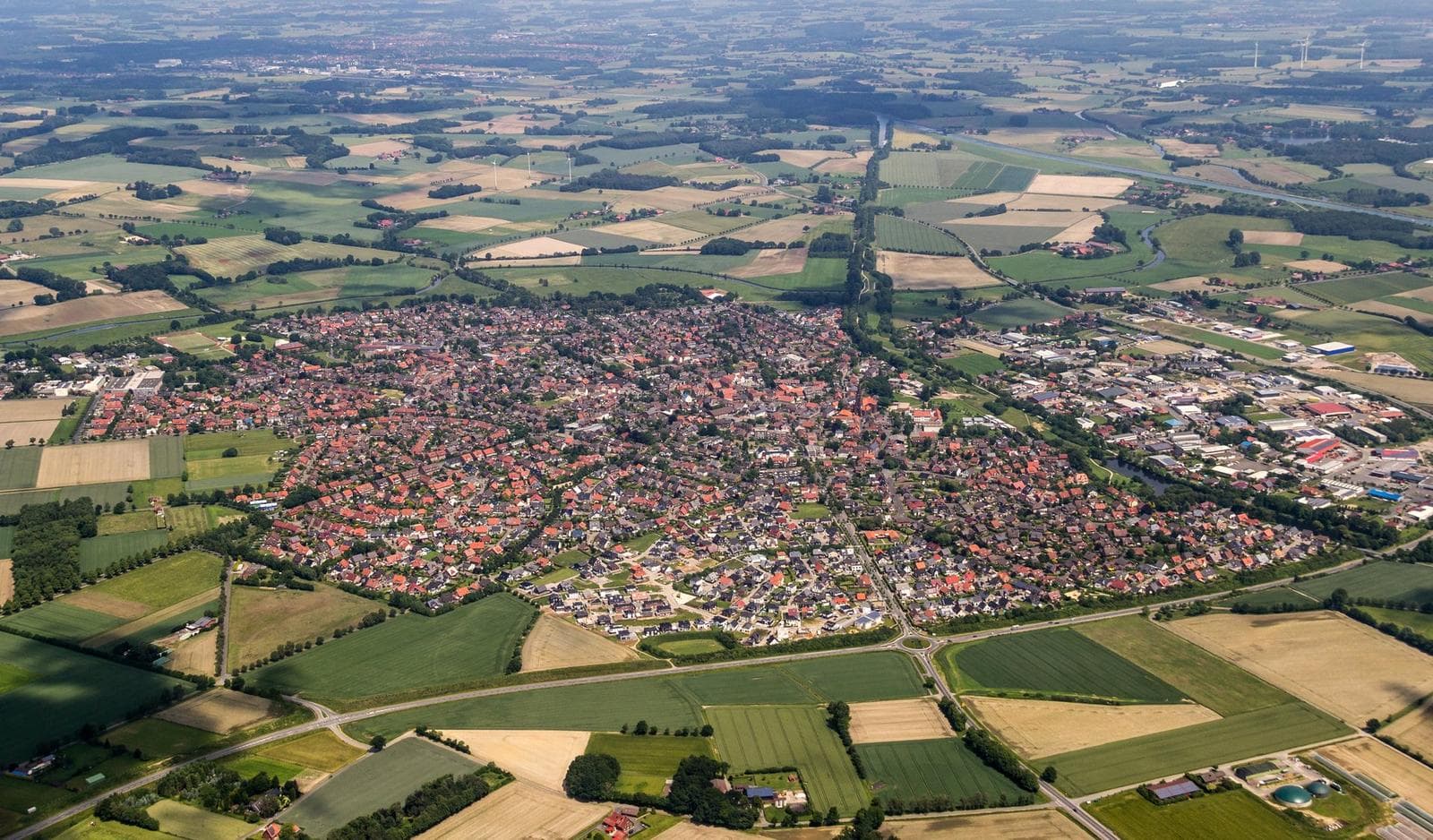 Ortsansicht Olfen mit historischer Bebauung im suedlichen Muensterland