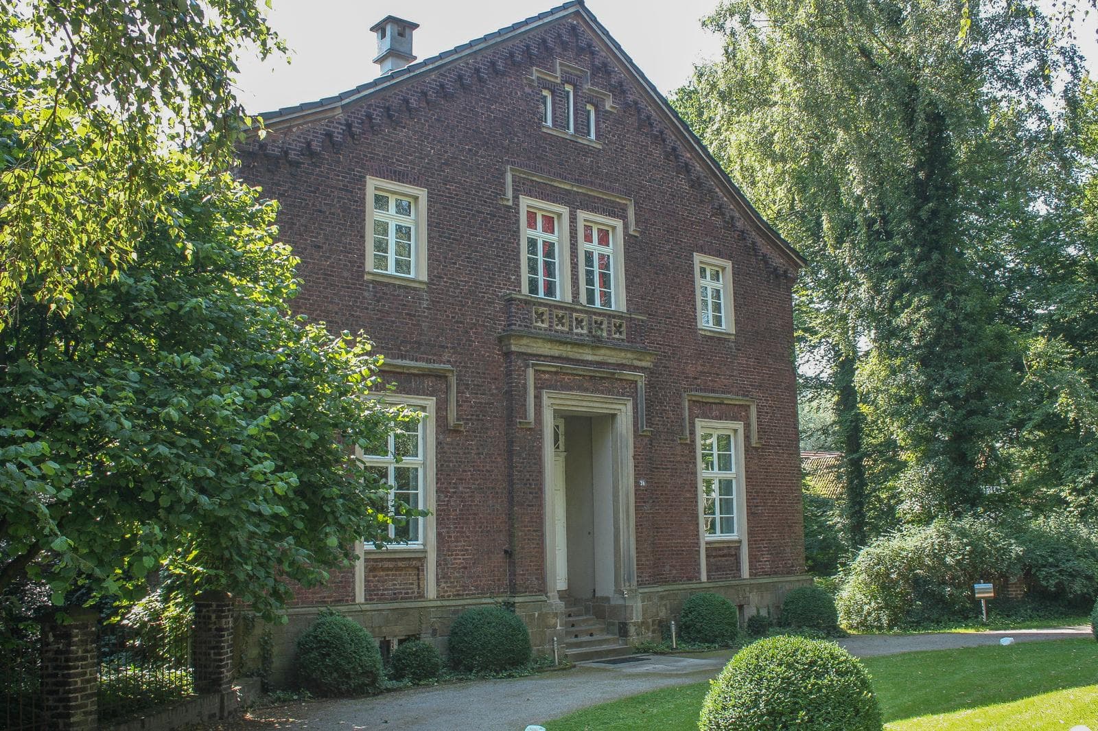 Historisches Herrenhaus Haus Velmede in Bergkamen, Hauptgebaeude von Norden