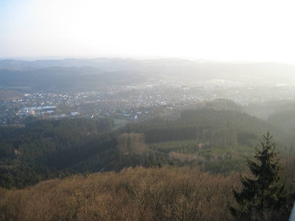 Ortsansicht von Bergneustadt mit Hackenberg im Oberbergischen Kreis, Blick von Nordost