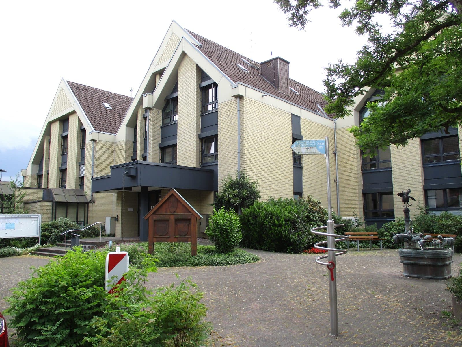 Rathaus der Gemeinde Ense im Ortsteil Bremen