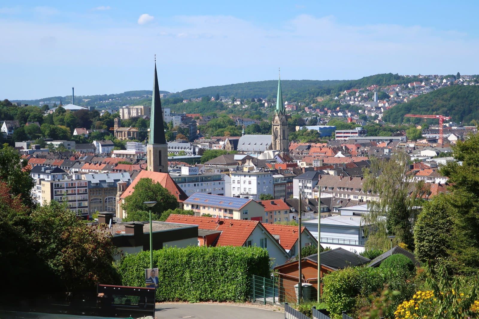 Blick von der Natorpstrasse auf die Hagener Innenstadt mit Johanniskirche und Marienkirche